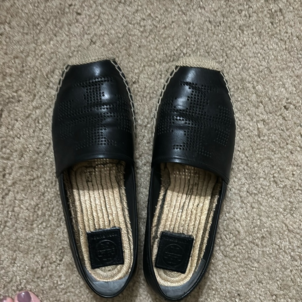 Gently used Black leather Tory Burch shoes size 8